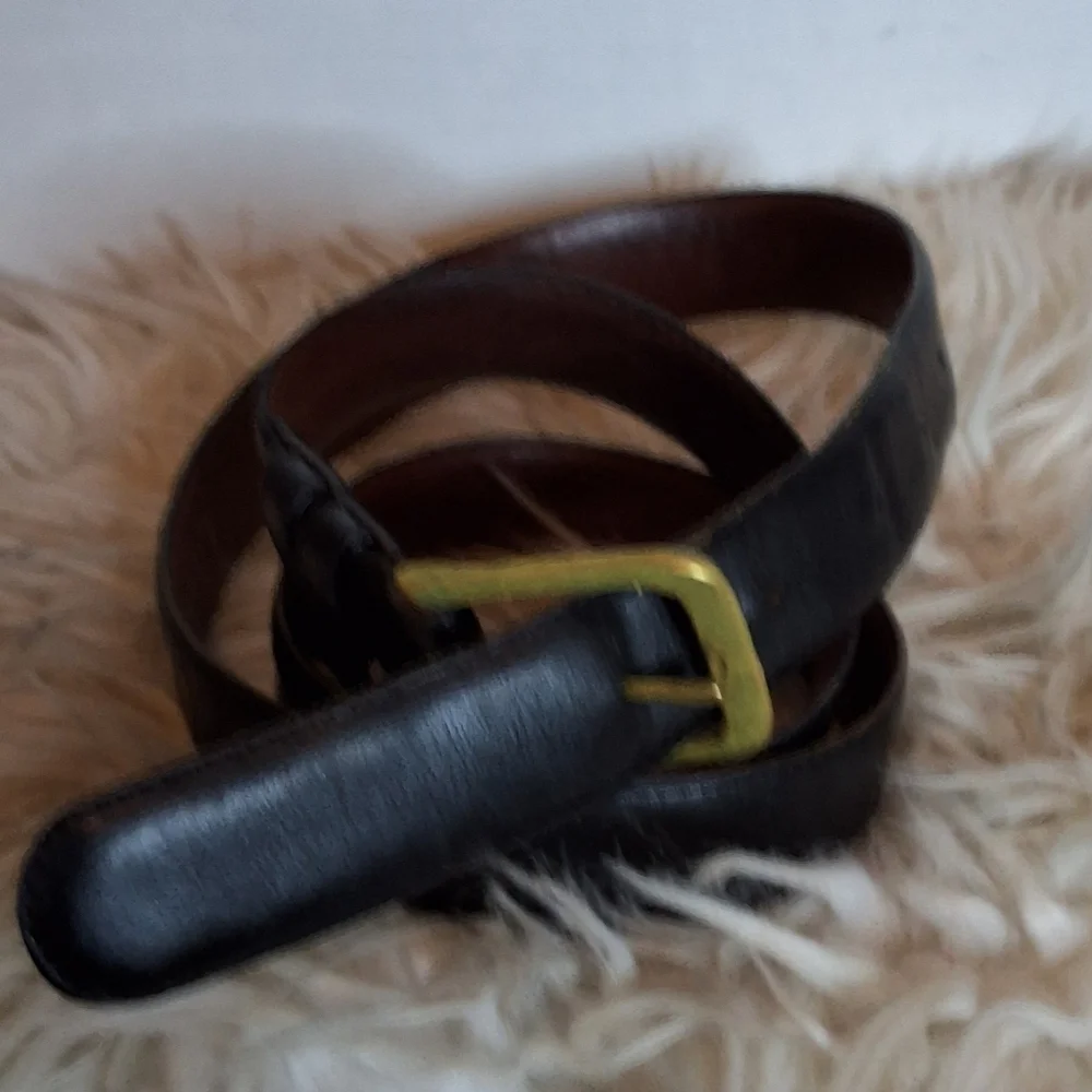 Coach Vintage Black Leather Belt with Gold-Tone Buckle 36